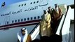 لحظة سقوط حاكم دبي من فوق سلم الطائرة في الأردن