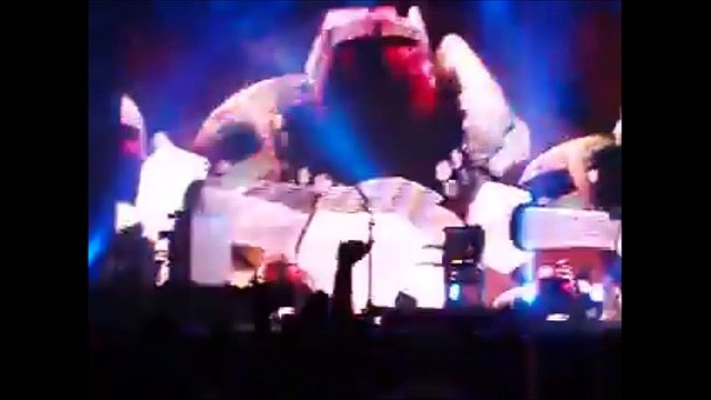 Muse - Supermassive Black Hole, Glasgow SECC, 11/07/2006