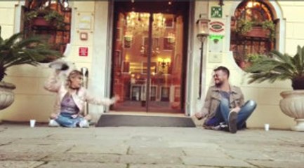 İrem Derici ve Sevgilisinden Yüzleri Güldüren Düet