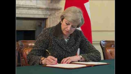 Theresa May firma la carta en la que pedirá el "brexit"