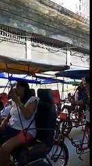 EN CUBA TAMBIÉN HAY EMBOTELLAMIENTOS SE BICITAXIS Paparazzi Cubano