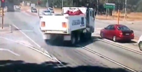 Trafikte Tehlikeli Şov !