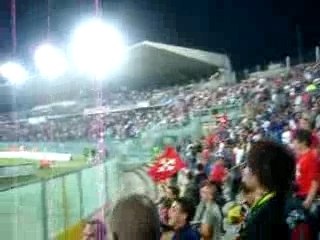 Pisa-Triestina...e chi non salta è un livornese