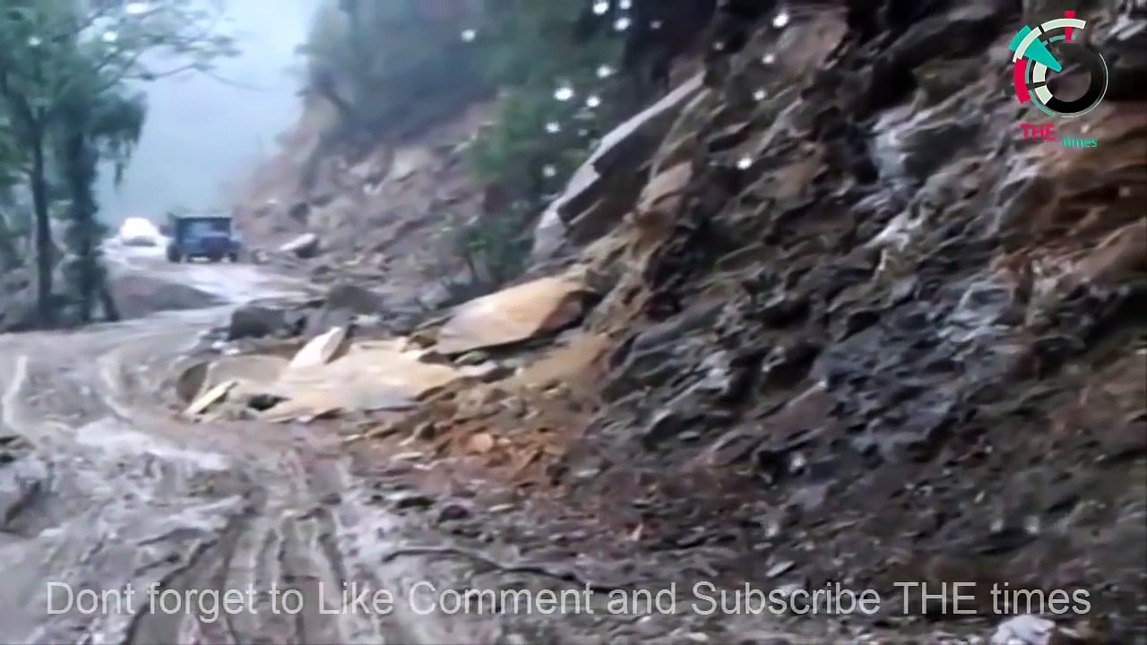 AMAZING Massive Landslide in the world   Massive Landslide caught on camera ✔P23