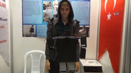Liseli Gençler Çok Amaçlı İnsansı Robot Üretti