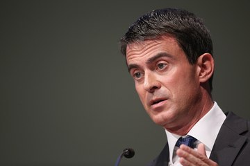 "Minable", "Honteux", "opportuniste"; Valls se fait tacler sur les réseaux sociaux