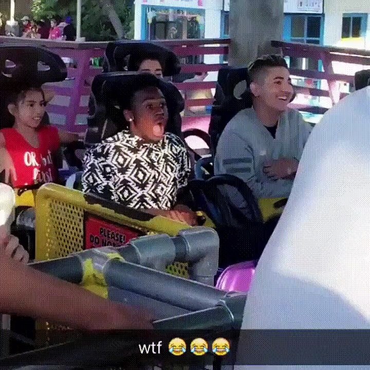 Il ne veut pas faire ce parc attraction et pète les plombs...