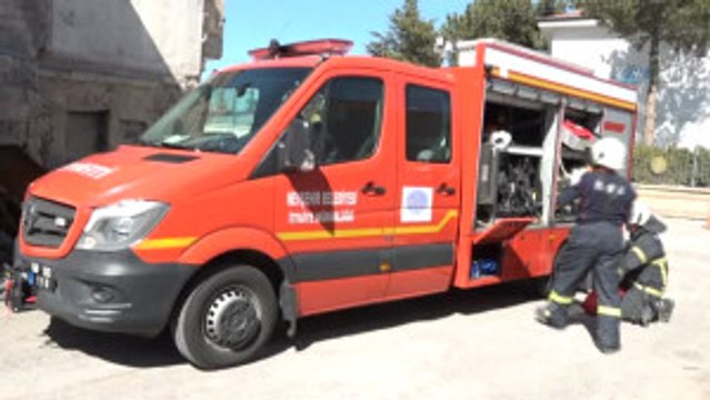 Asansör Boşluğuna Düşen Köpek Kurtarıldı