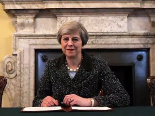 ব্রেক্সিট প্রক্রিয়া শুরু করতে ইইউ'কে লেখা চিঠিতে থেরেসা মে'র সই