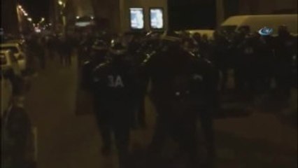 Fransız Polisinin Öldürdüğü Çinli Babaya Destek Eylemleri