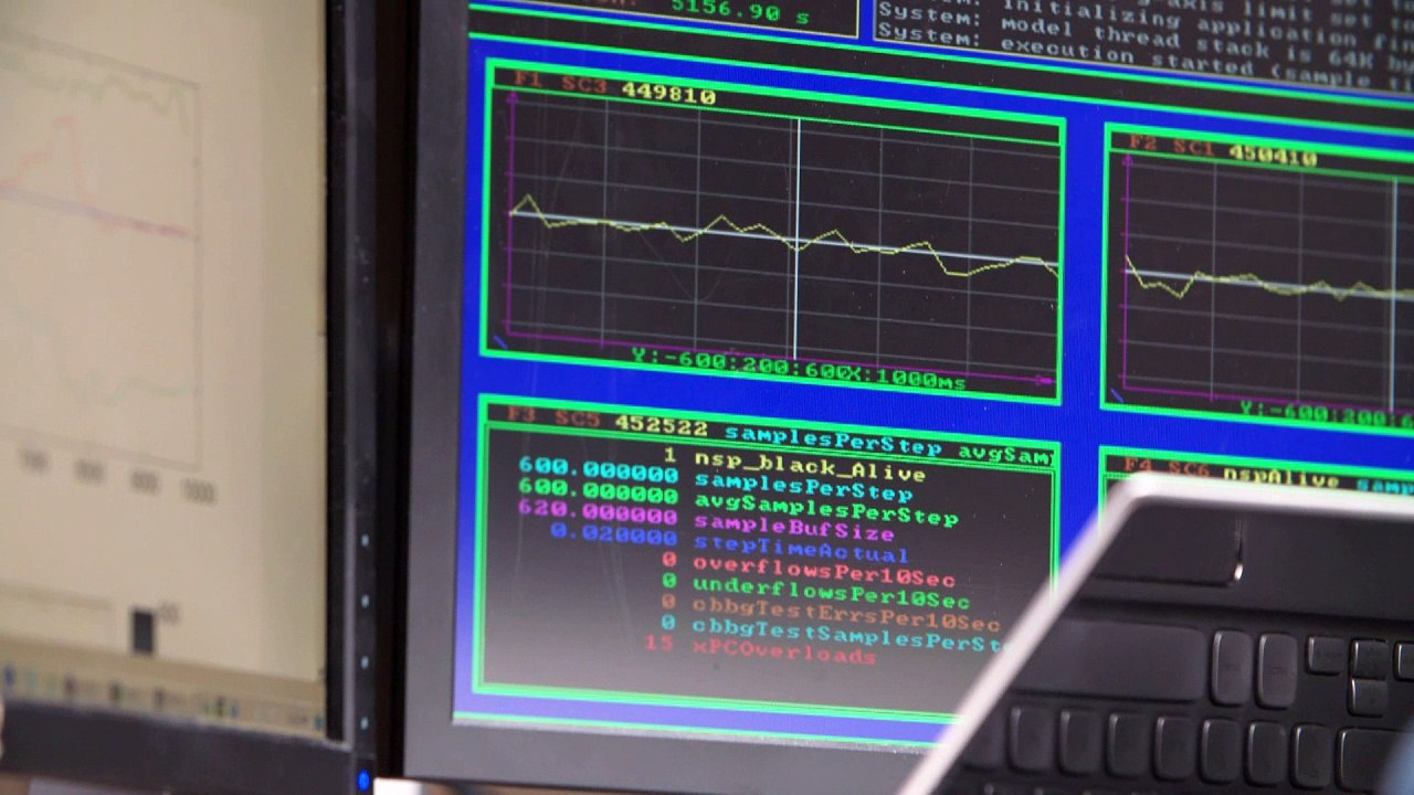 Neuroprothese gibt Gelähmten Bewegungsfähigkeit zurück
