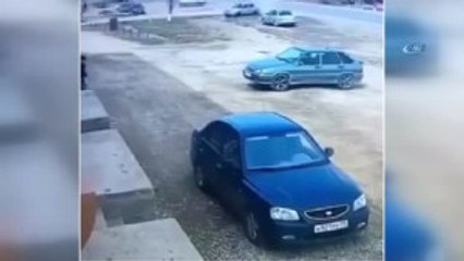 Rusya'da Otomobil Takla Attı