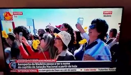 BATMAN aparece no Aeroporto da Madeira para felicitar Cristiano Ronaldo