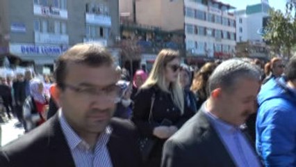 Şehir Meydanında Toplanıp Kitap Okudular