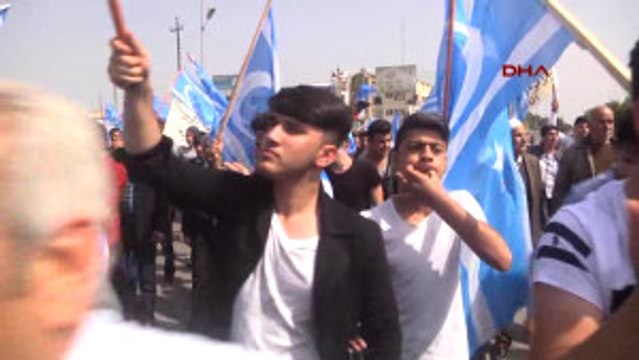 Irak'ın Kerkük Ilindeki Türkmenler Ikyb Bayrağına Tepki Gösterdi