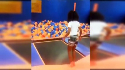 IF YOU LAUGH OR SMILE YOU LOSE [DIFFICULT LEVEL] SI TE RIES O SONRÍES PIERDES_ [NIVEL DIFICIL ]