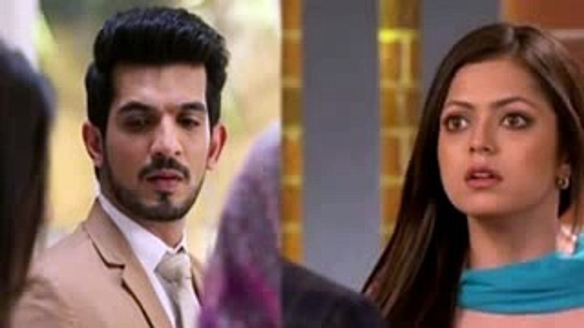 Pardes Mein Hai Mera Dil Raghav fights with Harjeet s goons for Naina s safety
