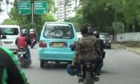 Bersitegang, Angkot dan Sepeda Motor Saling Kejar-Kejaran