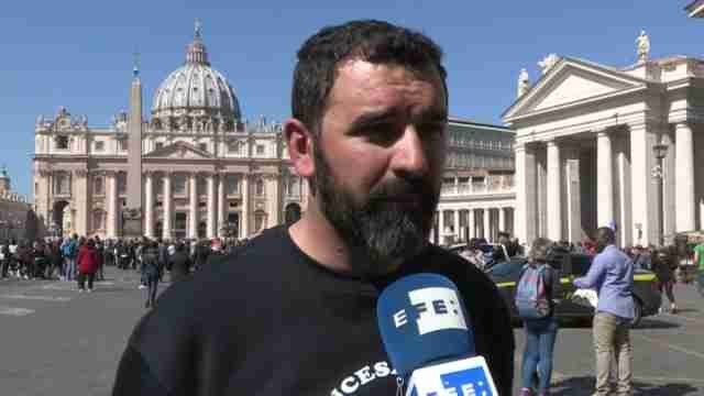 Los ciclistas que buscan fondos para el síndrome de Rett llegan al Vaticano