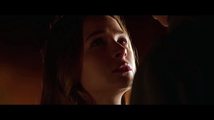The Space Between Us | Gardner's First Kiss | Movies Insider