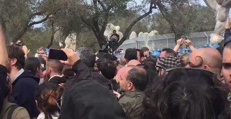 Hundreds Protest Pipeline Construction in Melendugno