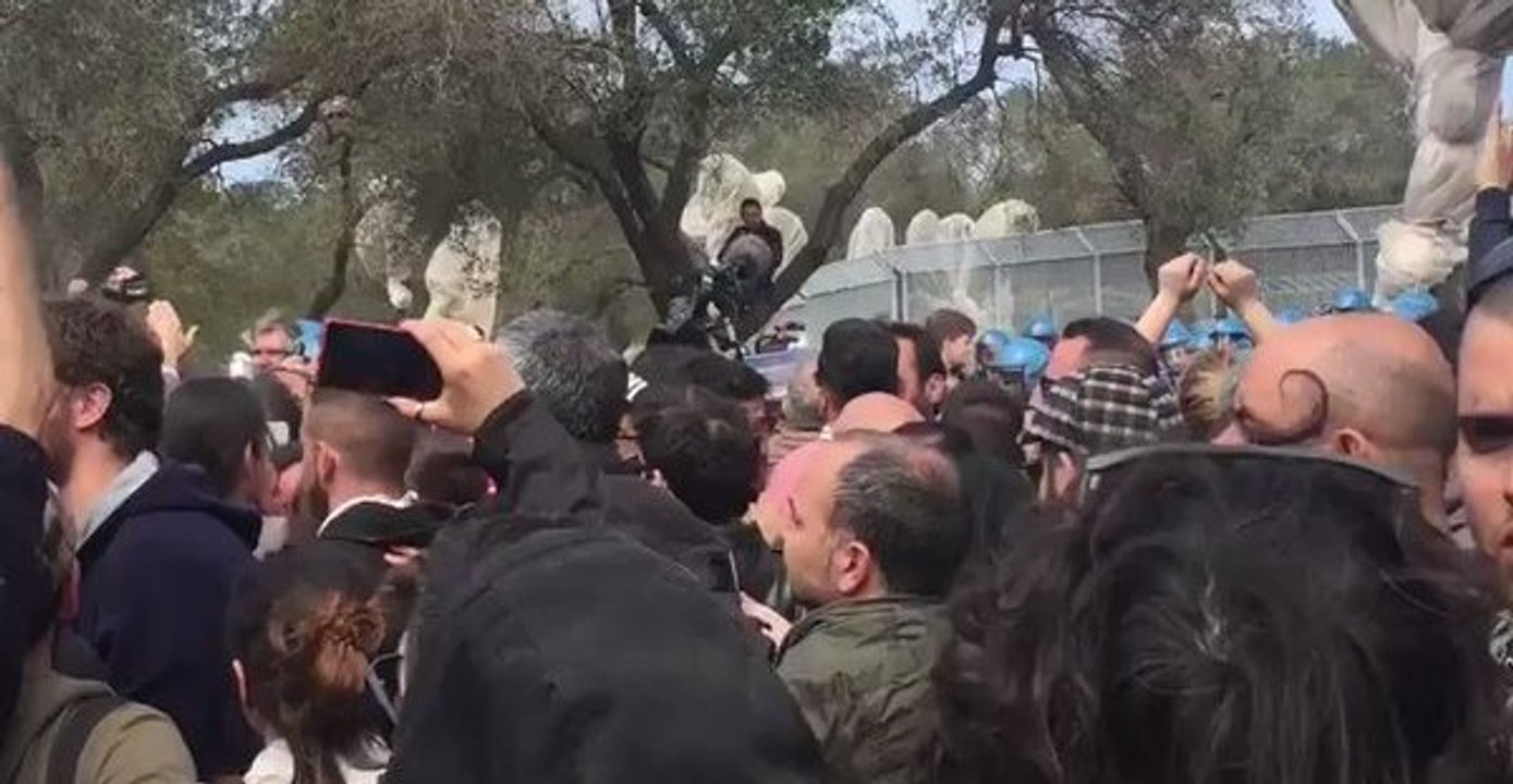 Hundreds Protest Pipeline Construction in Melendugno