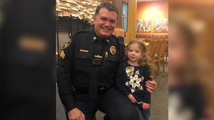Police Officer Has Adorable Dinner Date With 4-Year-Old Girl