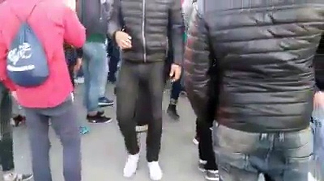 احتجاجا على أحداث ملعب تطاوين..جماهير النادي البنزتي يغلقون الجسر المتحرك