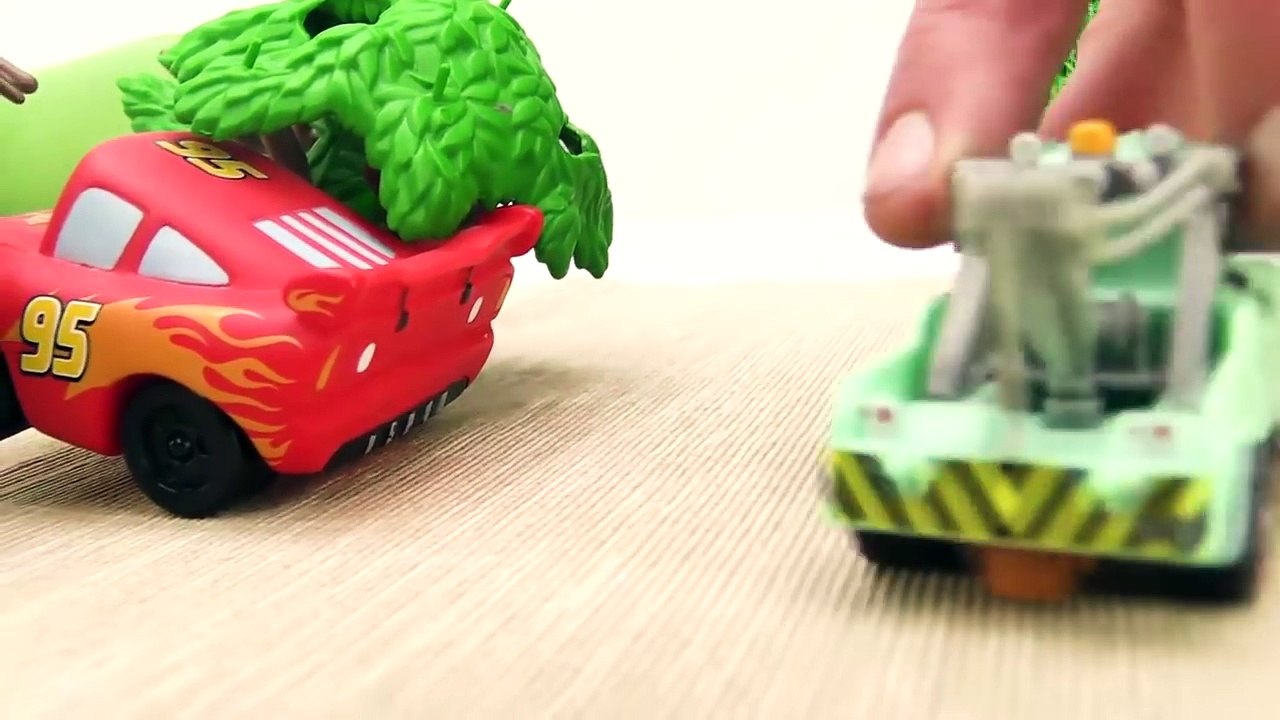 #Disney #Mcqueen fait la COURSE - Français jouets- Vidéo éducative sur 'Ma Petite TV'