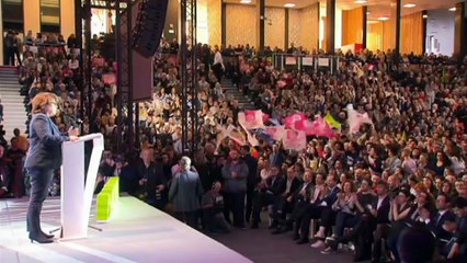 "Quand on préfère garder le pouvoir plutôt que les valeurs…" : Aubry tacle Valls au meeting de Hamon