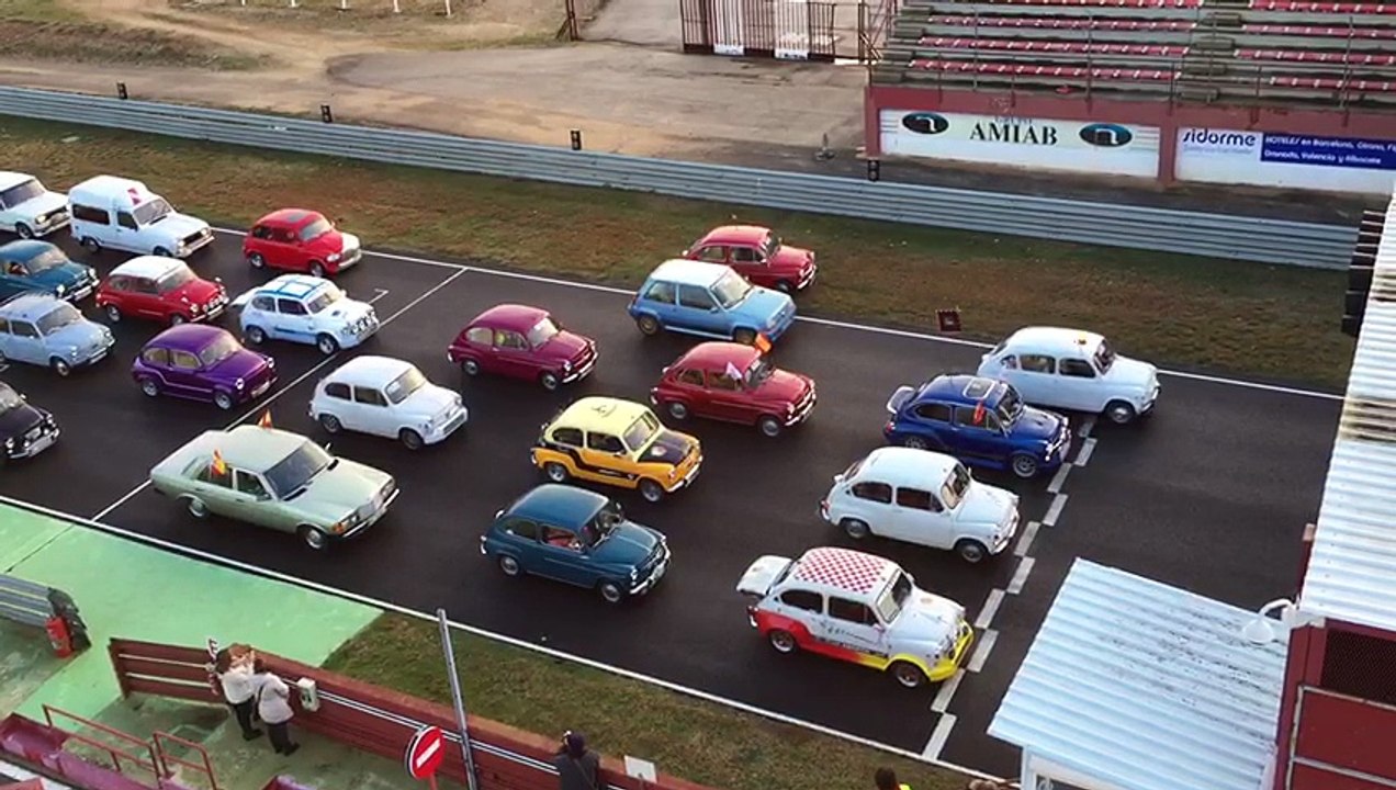 EN EL CIRCUITO DE ALBACETE 2017 (ASOCIACION ALBACETEÑA DE SEAT 600)