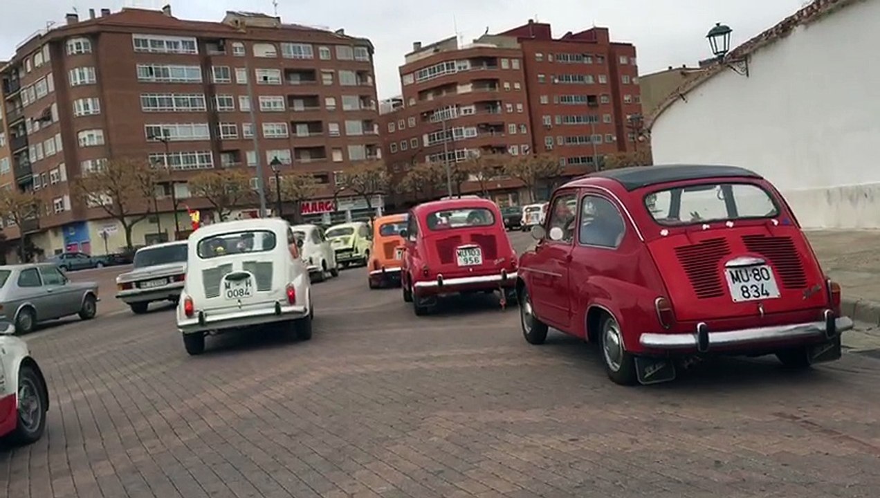 SEAT 600 Y CLASICOS EN EL PINCHO (ASOCIACION AL...