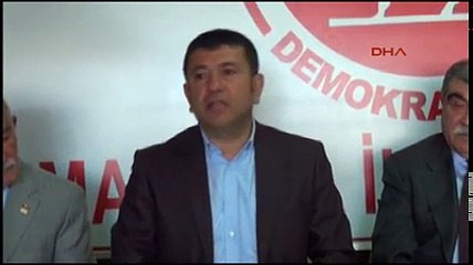 CHP’li Ağbaba Barzani’nin bayrağına Türk askerlerini selam durdurdu