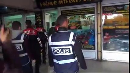 Polisten okul önlerinde denetim