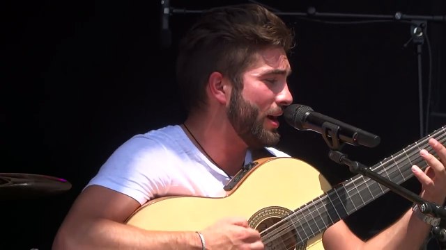 Kendji Girac - Elle m'a aimé (Live @ Montereau Confluences)