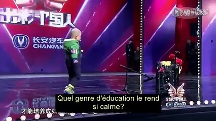 Un petit garçon de 3 ans va faire quelque chose d'extraordinaire sur scène