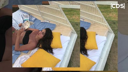 Mandana Karimi Relaxing In Swimsuit On Her Vacation In Goa