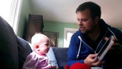 Comment va réagir ce bébé quand son oncle imitera la voix d'un ours ? Vous allez être hilare !