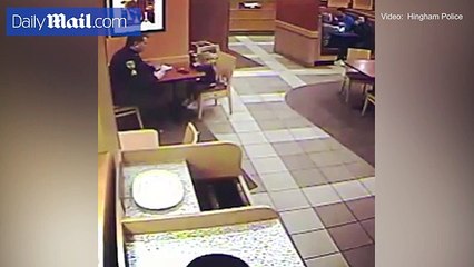 Police officer has adorable dinner date with girl