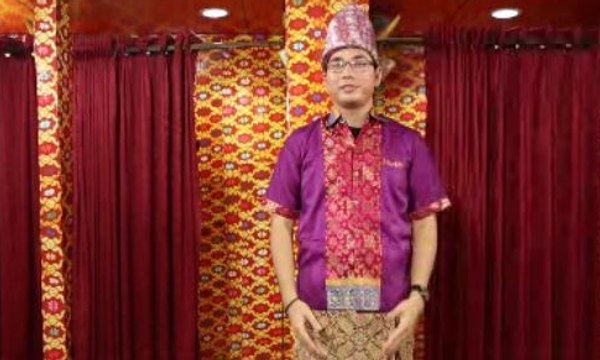 Keindahan dan Kemewahan Kain Tenun Songket
