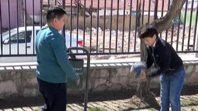 Her Öğrenciye Bir Öğretmen...bu Okulda Dersler İşaret Dili ile İşleniyor