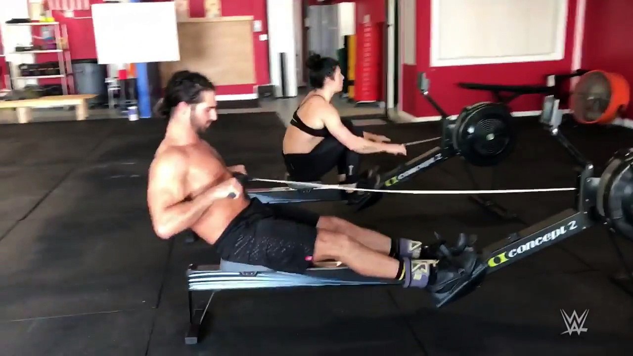 Seth Rollins' update on his knee as he trains days before WrestleMania 33