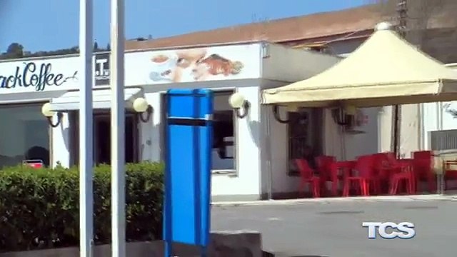 Furto nella notte in un bar tabacchi allinterno di un distributore in via Santo Spirito