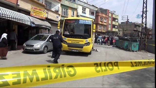 Ağabeyi ile Okula Giden Çocuğa Halk Otobüsü Çarptı