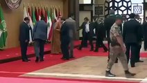 Watch President of Lebanon Fell Down at Arab League Summit