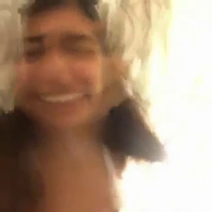 mia-khalifa-bed-bouncing-lebanon