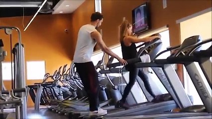 【面白い 動画 ドッキリ】スポーツクラブで女性の胸が全開にｗｗ