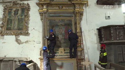 Des Casques bleus italiens au secours des trésors de Visso