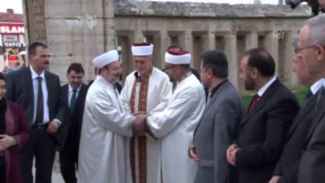 Görmez, Selimiye Camisi'nde Vatandaşlara Çorba ve Şerbet Dağıttı