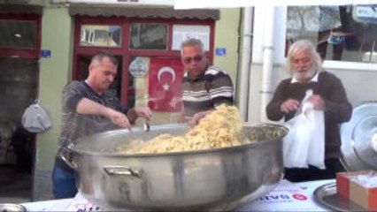 17 Yıldır Devam Eder Kandil Geleneği